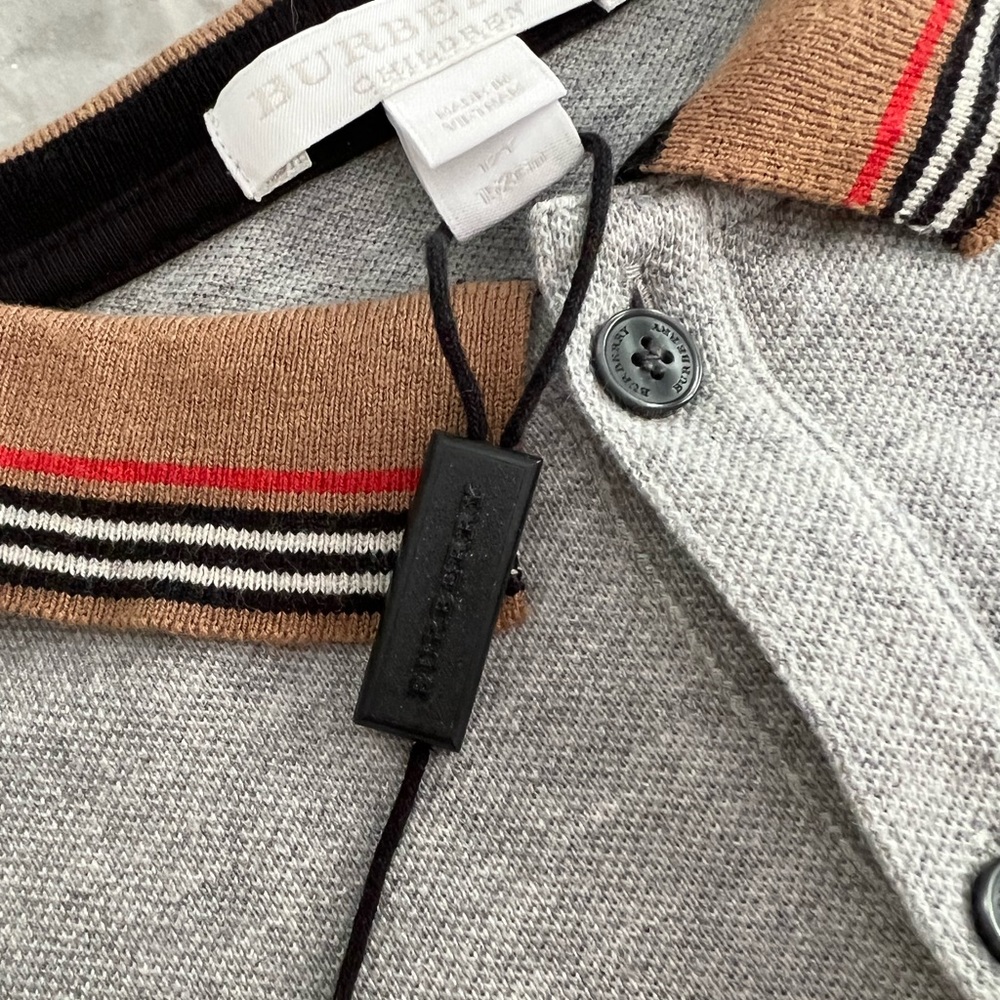 Authentic Burberry boys polo shirt - Picture 8 of 9